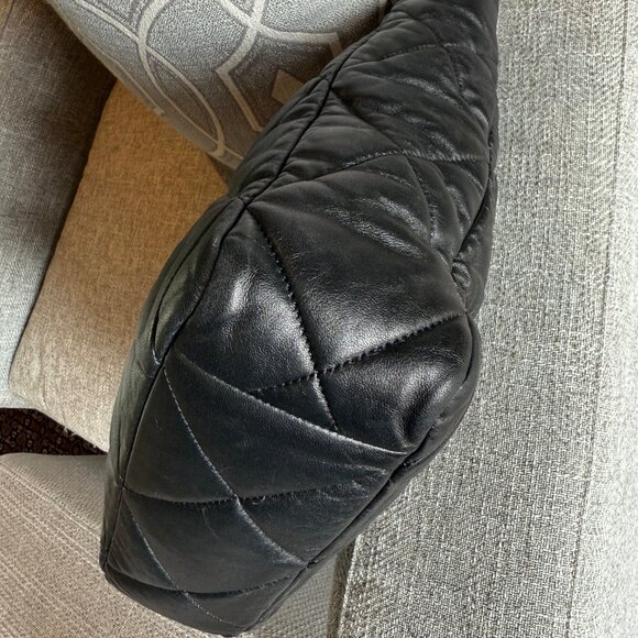 Chanel 19 shopping bag black quilted lambskin leather tote - Picture 6 of 16